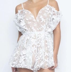 Akira Puff Sleeved Lace Romper Size L